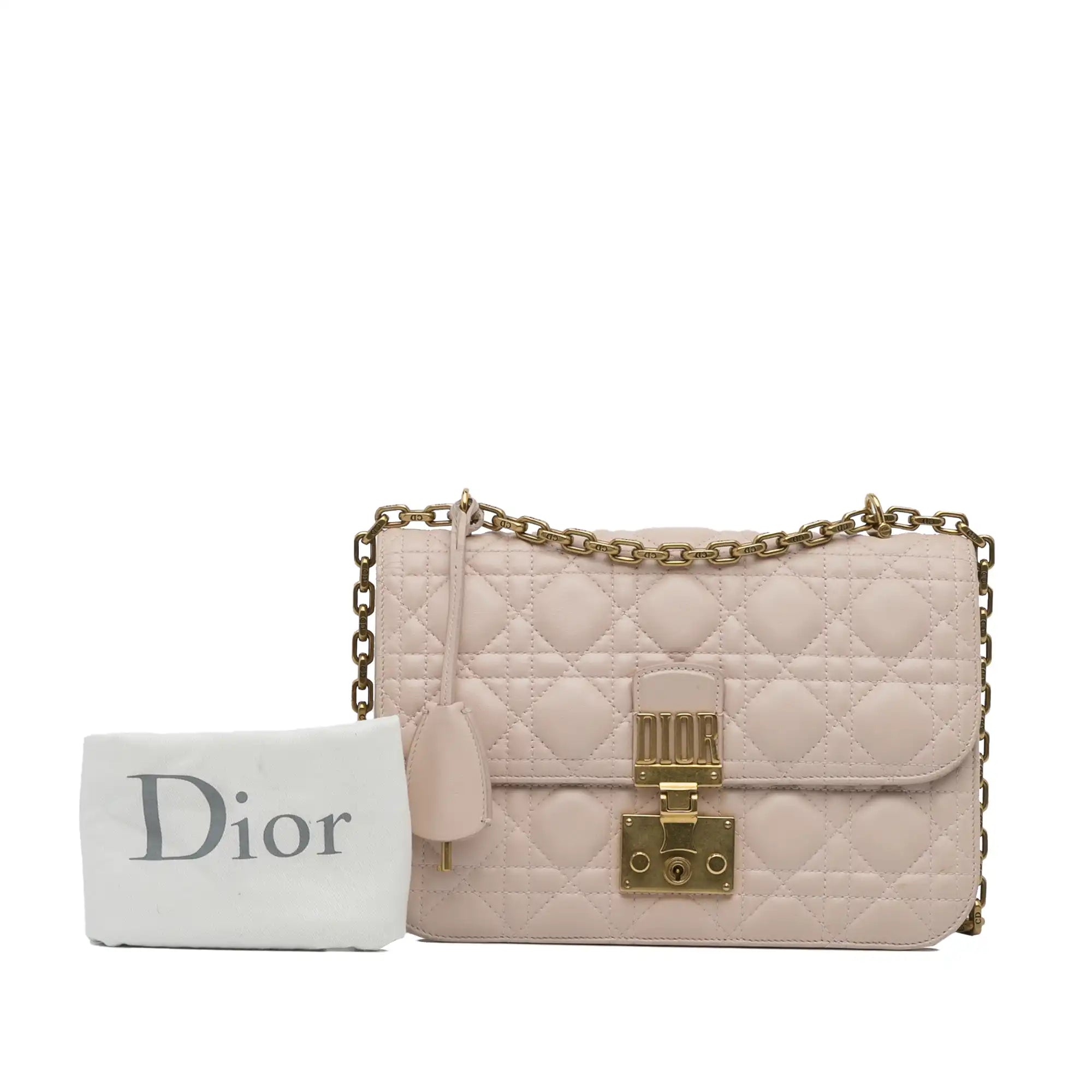 <h1>Timeless elegance: The art of luxurious handbags</h1>