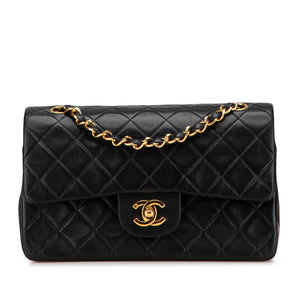 <h1>Timeless elegance: The art of luxury handbags</h1>