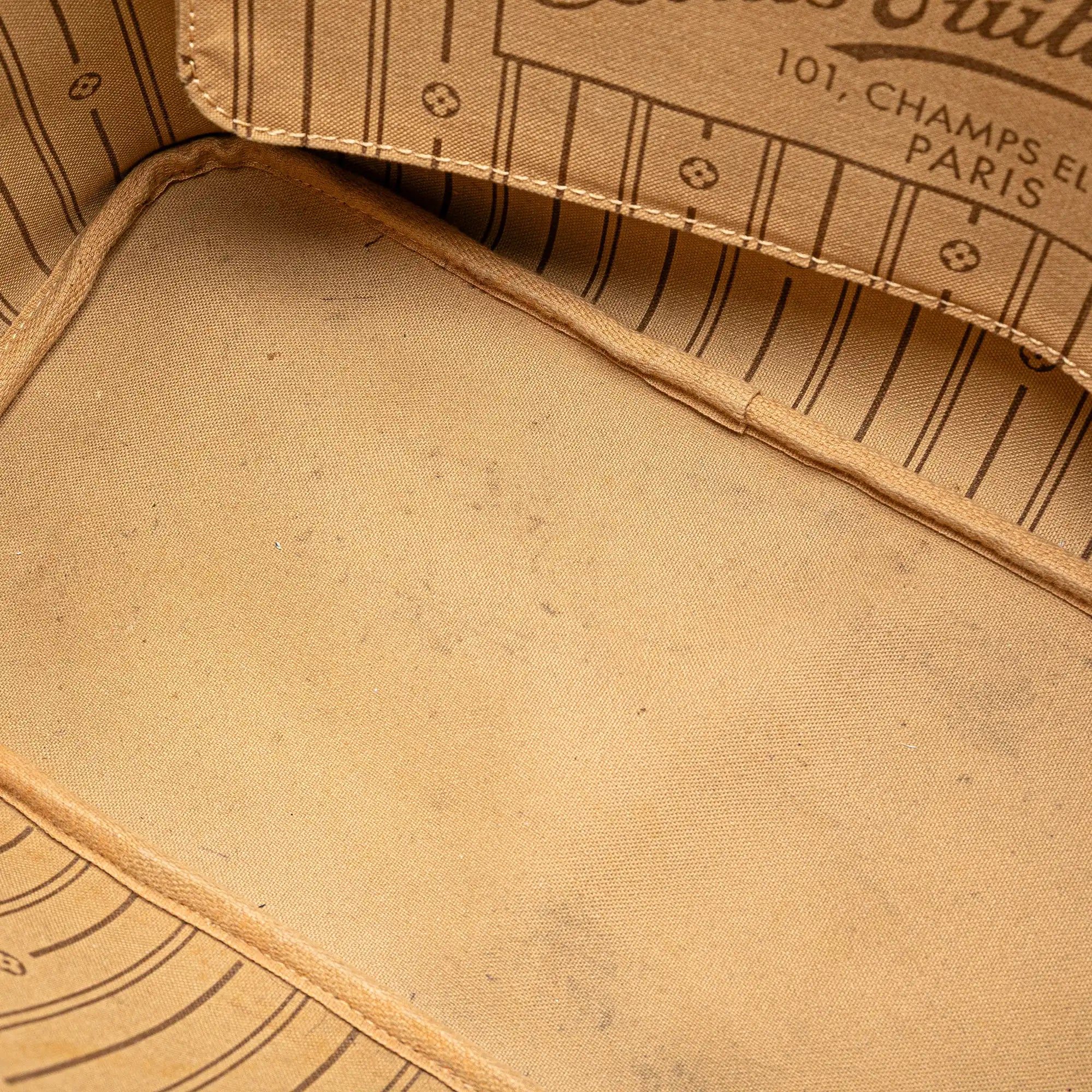 Louis Vuitton Neverfull MM Monogram Canvas