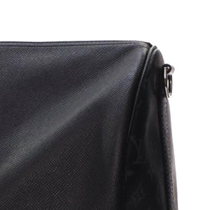 Louis Vuitton Keepall 50 Bandoulière Black Taigarama