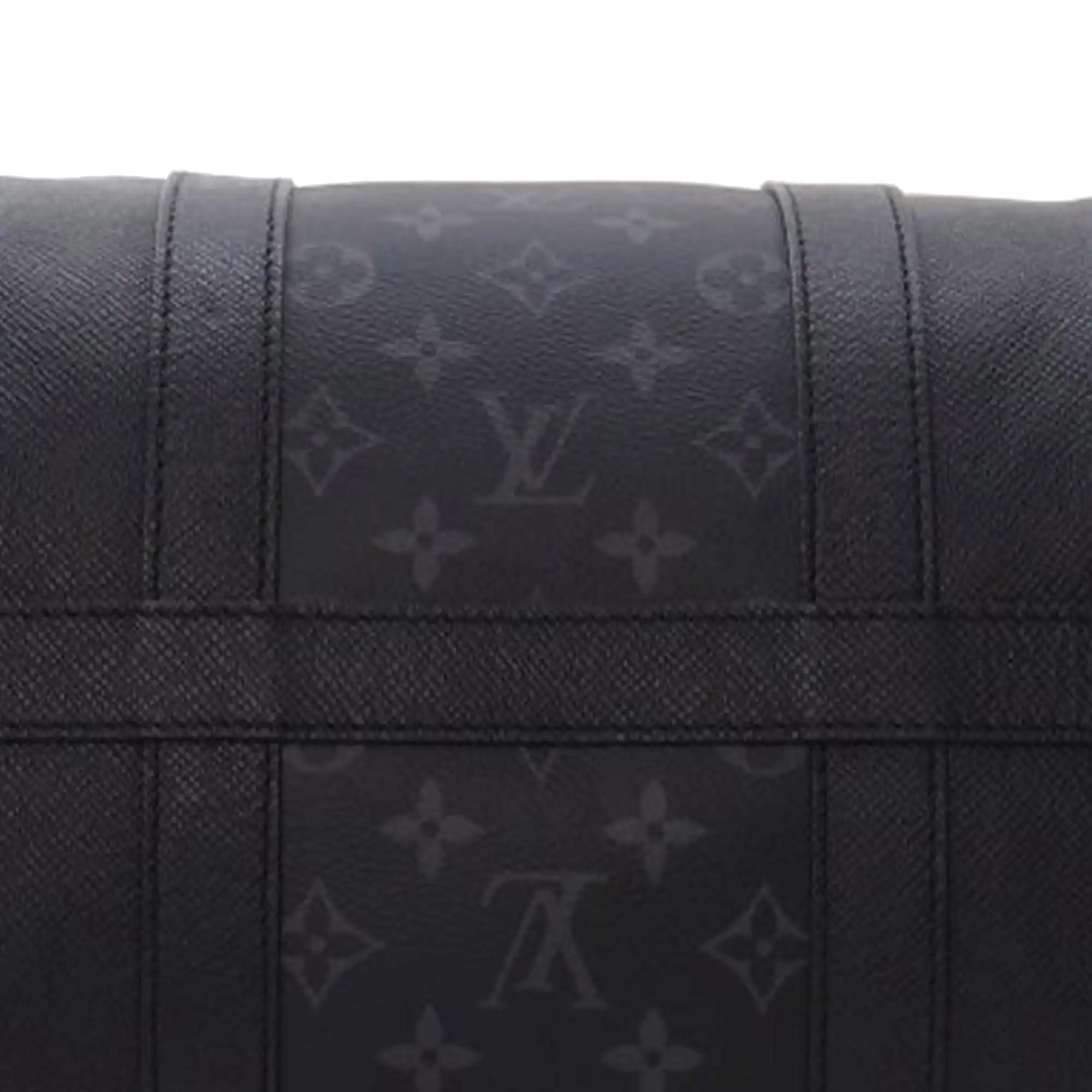 Louis Vuitton Keepall 50 Bandoulière Black Taigarama