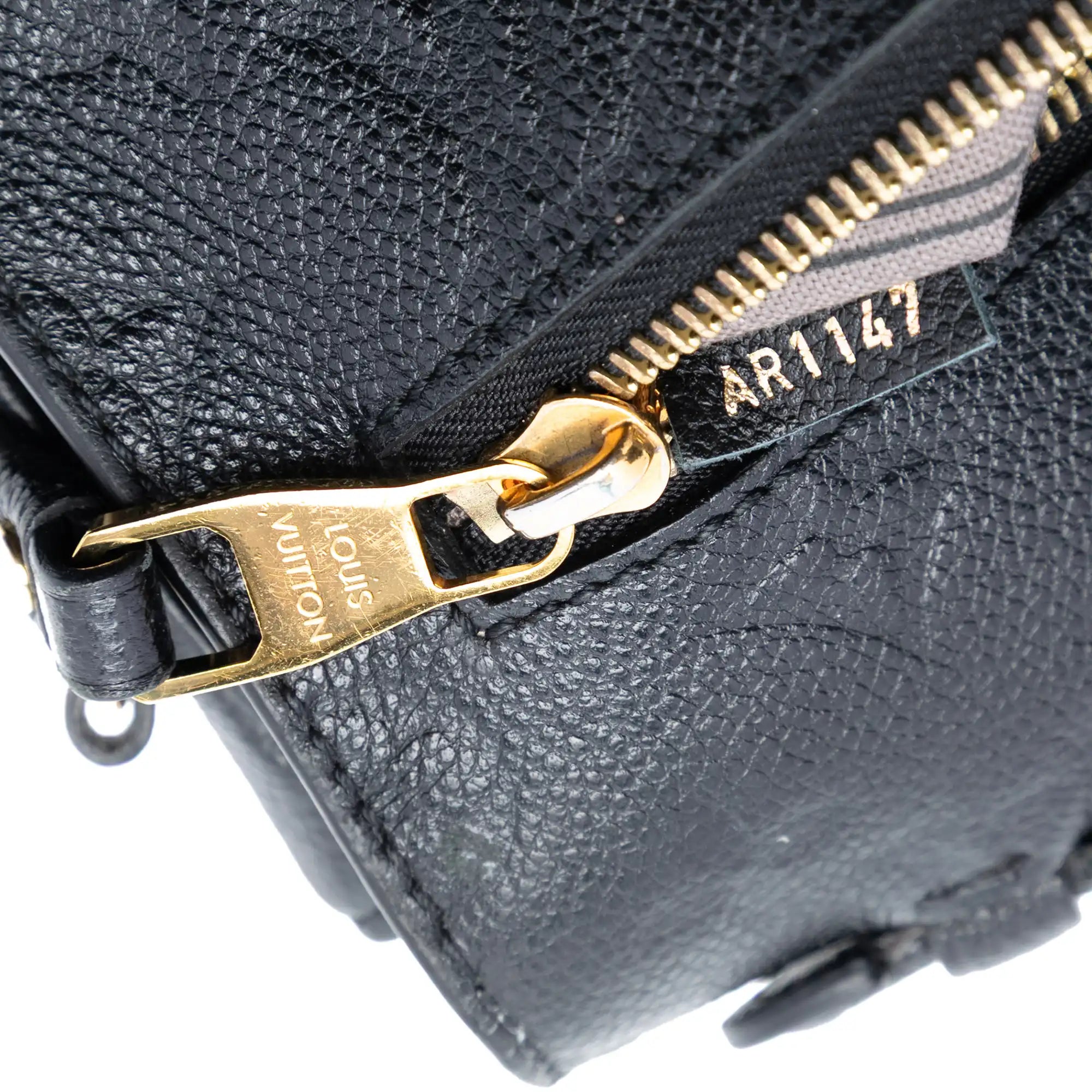 Louis Vuitton Pochette Métis Black Monogram Empreinte