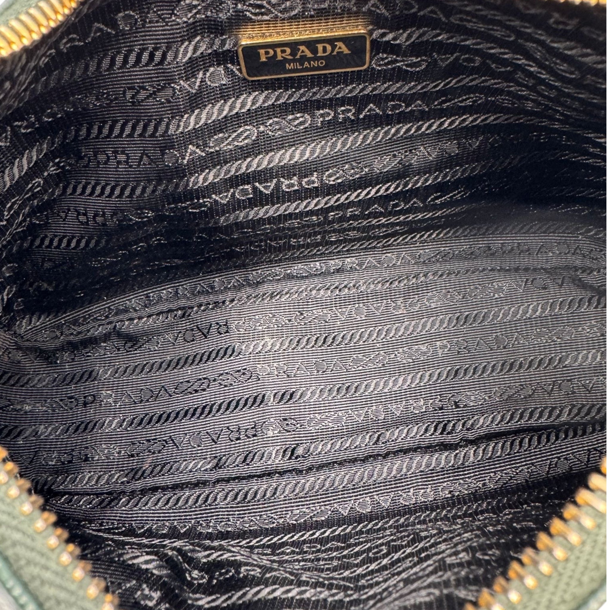 Prada Re-Edition 2005 Beige Saffiano