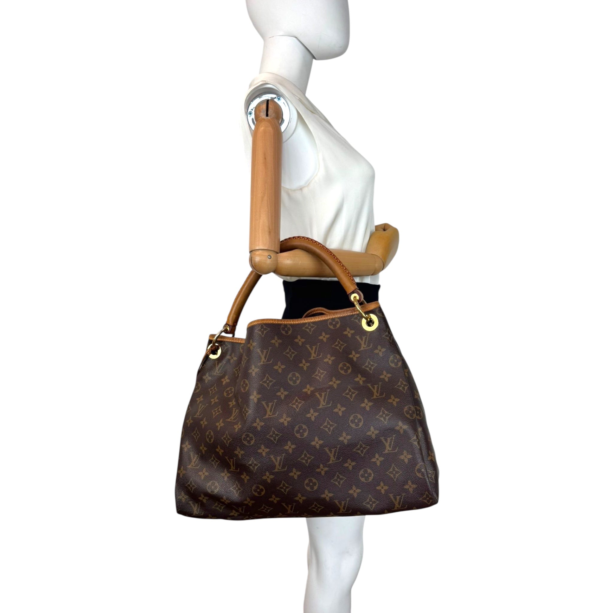 Louis Vuitton Artsy MM Monogram Canvas