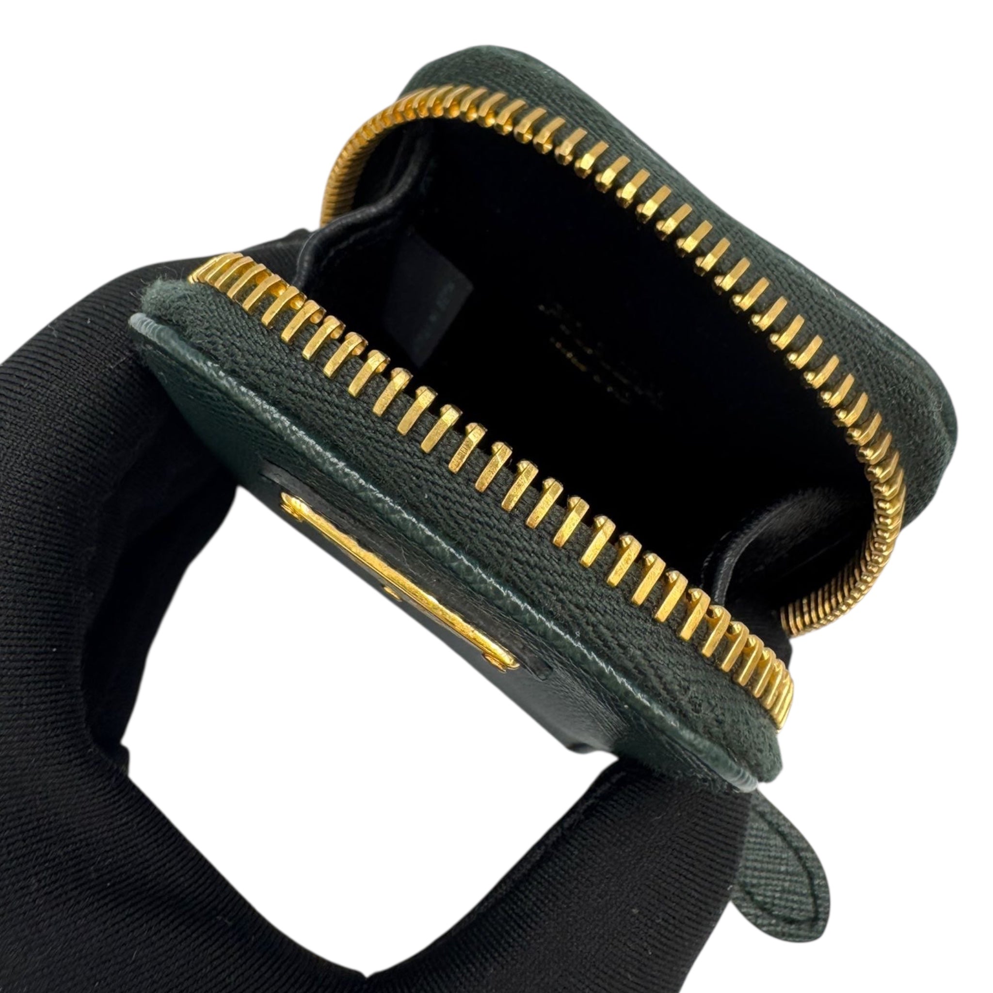 Prada Re-Edition 2005 Beige Saffiano