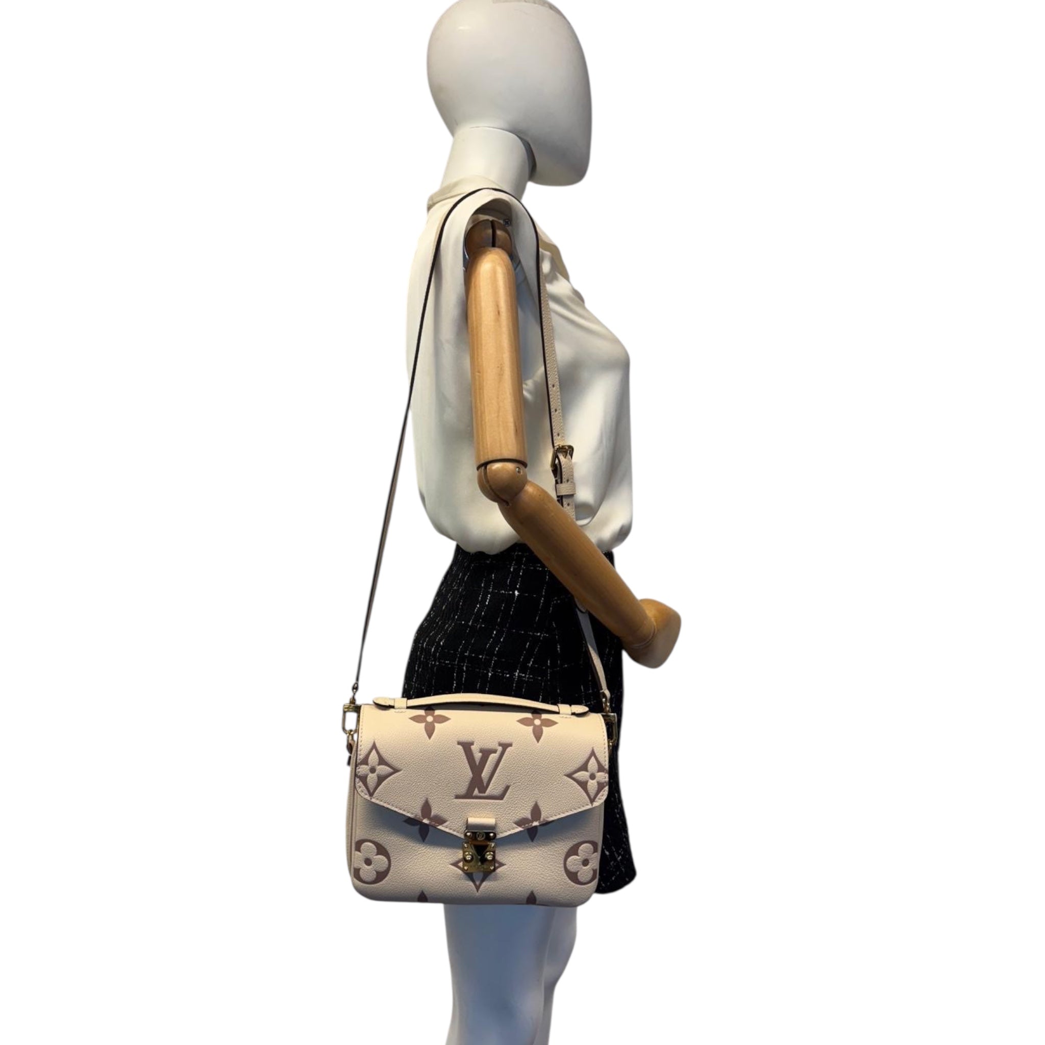 Louis Vuitton Pochette Métis MM Bicolor Monogram Empreinte