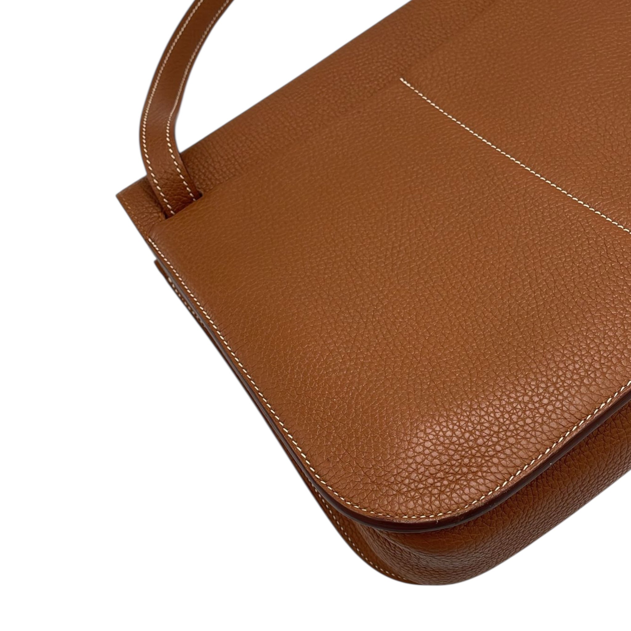 Hermès Halzan 31 Camel Clemence