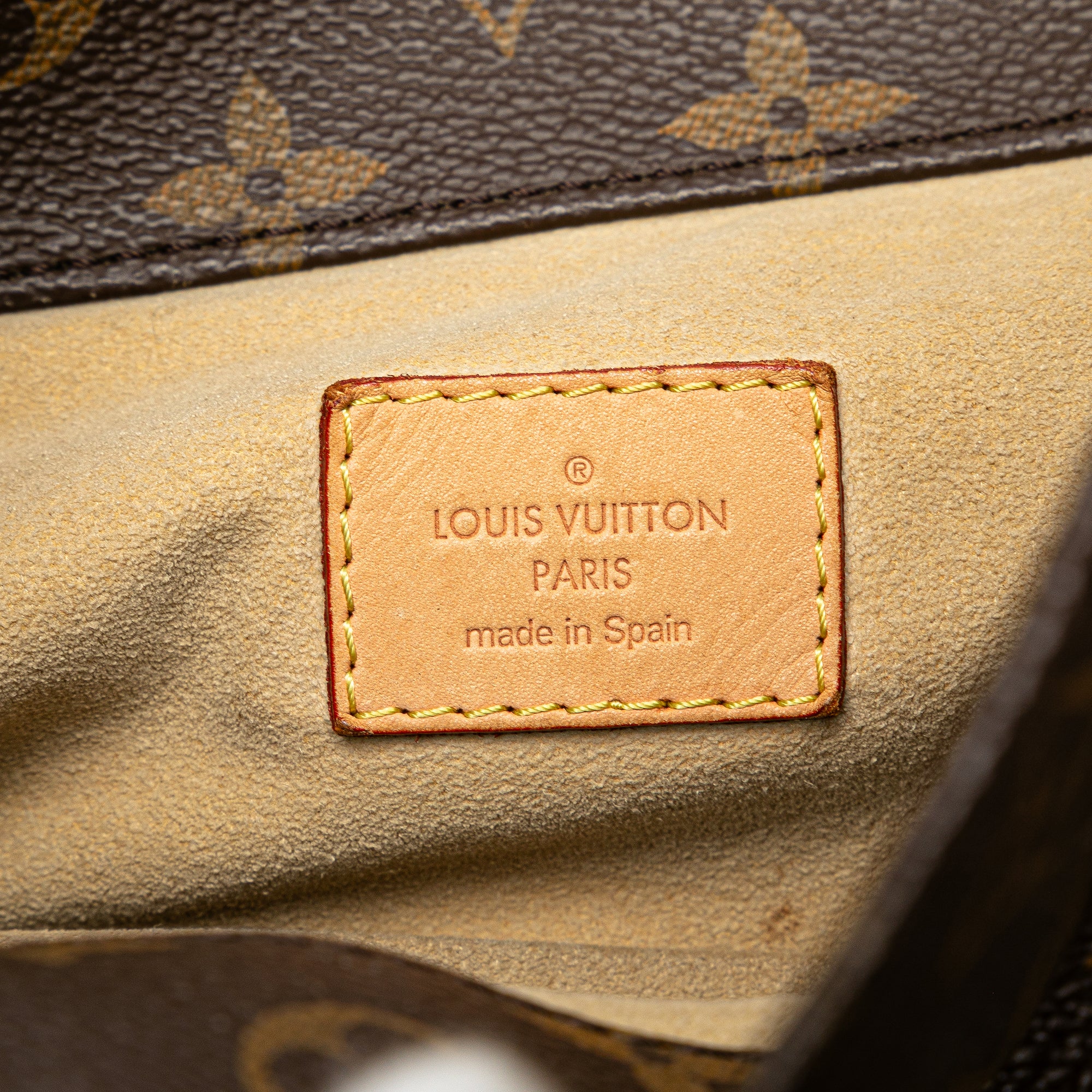 Louis Vuitton Artsy MM Monogram Canvas