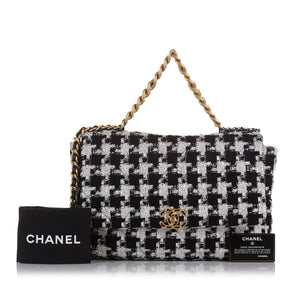 Chanel 19 Flap Bag Maxi Tweed Black / White