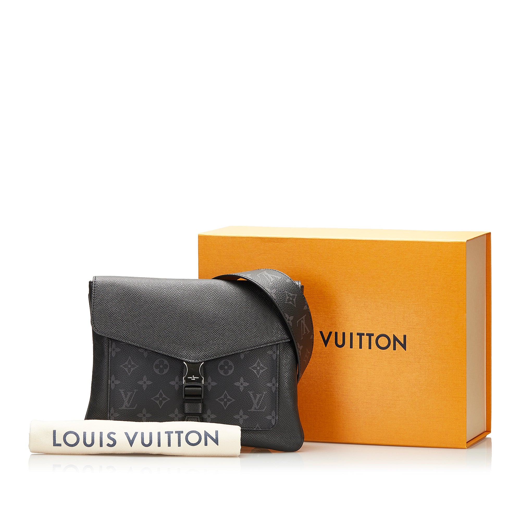 Louis Vuitton Outdoor Flap Messenger Black Taïgarama