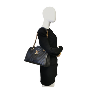 New Wave Chain Tote Bag in Black
