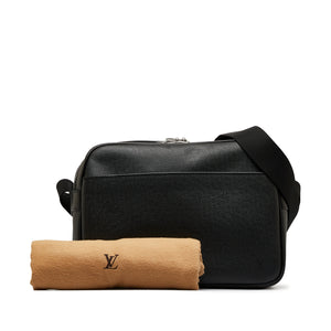 Louis Vuitton Louis Vuitton Reporter PM Black Taiga Leather
